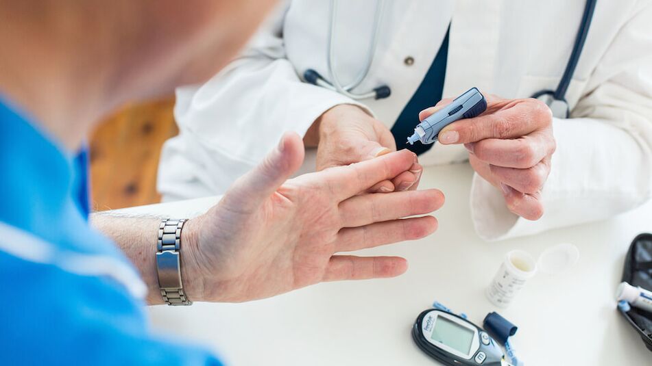 doctors take blood for sugar in diabetes